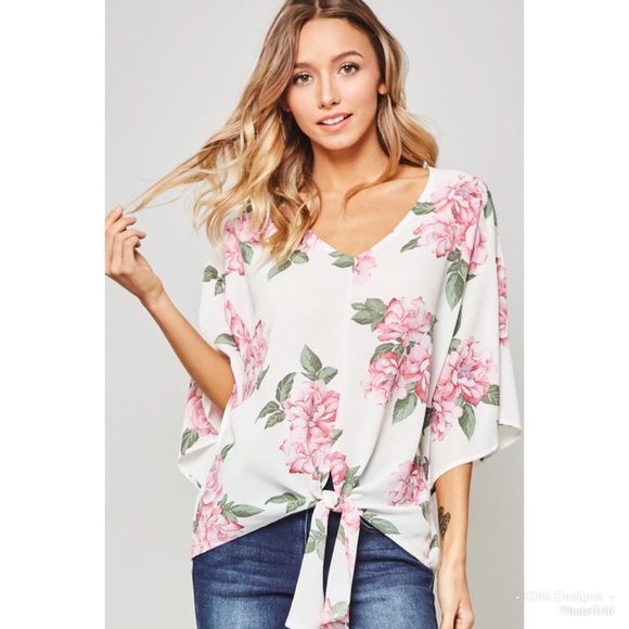 🌸LAST 1! Floral Woven 3 Qtr Sleeve Top! - Picture 3 of 8